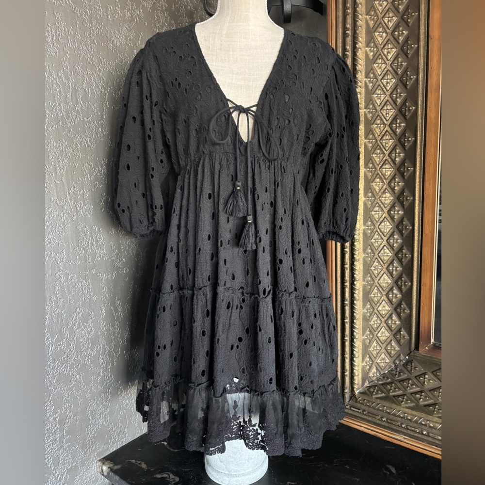 Z&L Europe
Black Eyelet babydoll dress!
NWOT size medium
Quality, Beautiful!